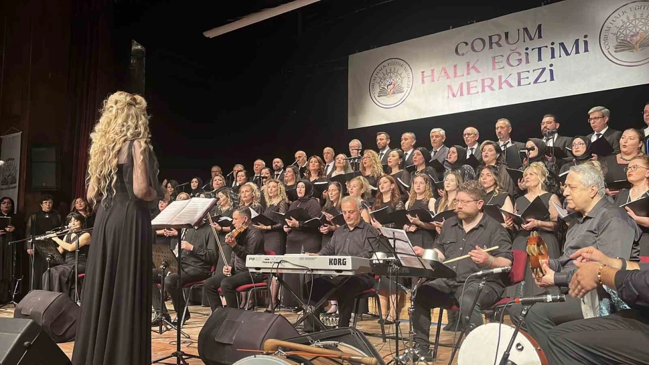 &Ccedil;orum&rsquo;da T&uuml;rk sanat m&uuml;ziği ve T&uuml;rk halk m&uuml;ziği konseri sanatseverleri mest etti
