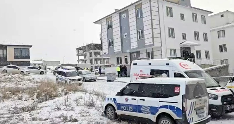 &Ccedil;orum&rsquo;da yaşlı &ccedil;ift evinde silahla vurulmuş halde &ouml;l&uuml; bulundu
