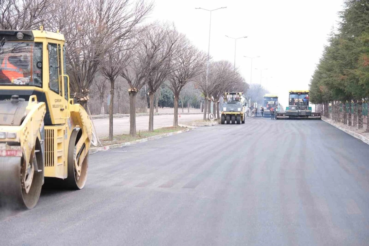 &Ccedil;orum OSB&rsquo;ye bin 700 ton asfalt serildi
