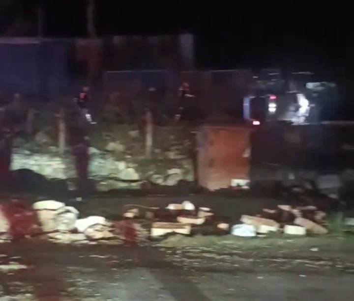 Cumalıkızık&rsquo;ta polis kovalamacası kazayla sonu&ccedil;landı: 1 ka&ccedil;ak, 1 yaralı
