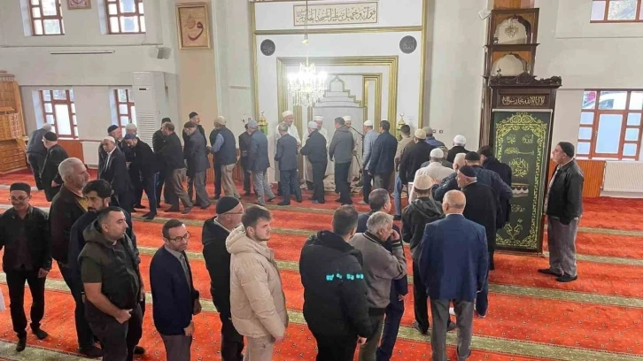 &ldquo;Cumartesi G&uuml;n&uuml; Sabah Namazı ve Gen&ccedil;lik Buluşması&rdquo; devam ediyor
