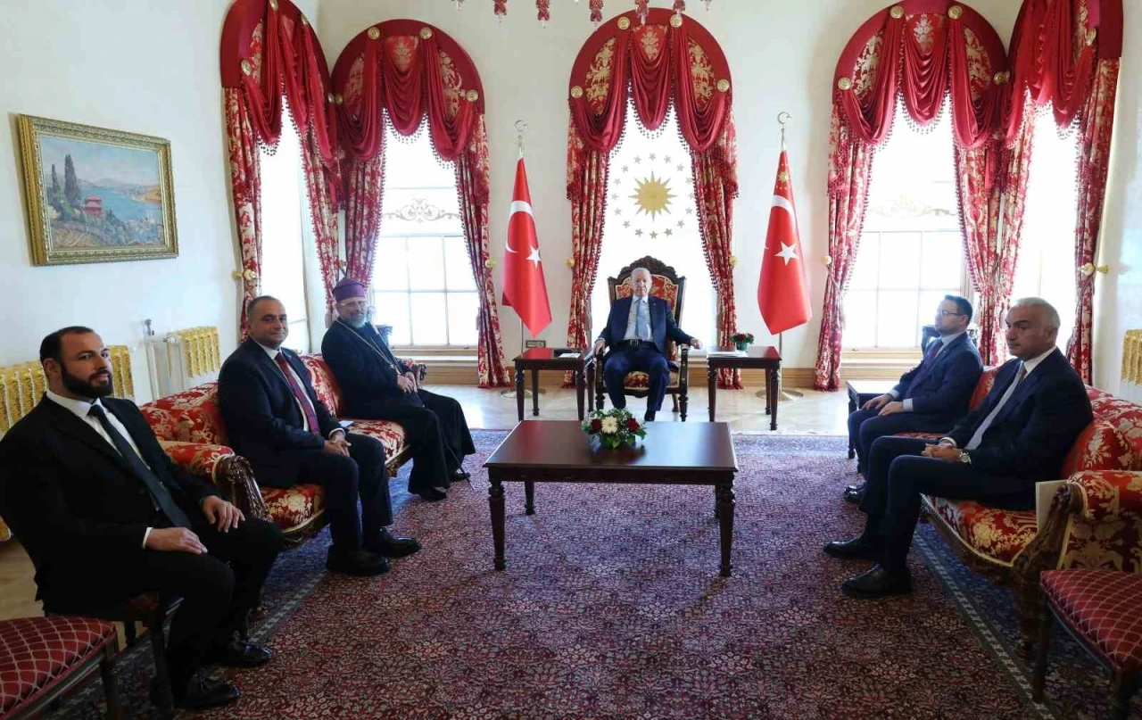 Cumhurbaşkanı Erdğan, T&uuml;rkiye Ermenileri Patriği Sahak Maşalyan&rsquo;ı kabul etti
