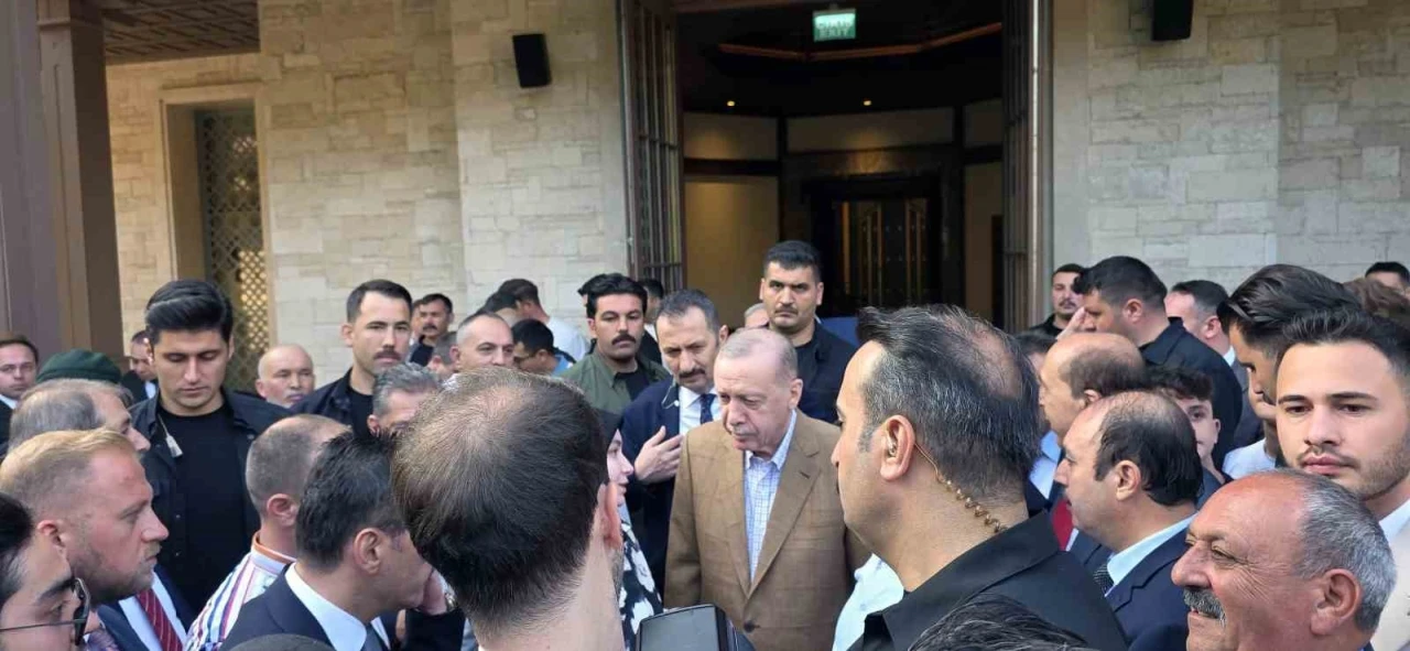 Cumhurbaşkanı Erdoğan Bayram namazını Marmaris Okluk Millet Camii’nde kıldı
