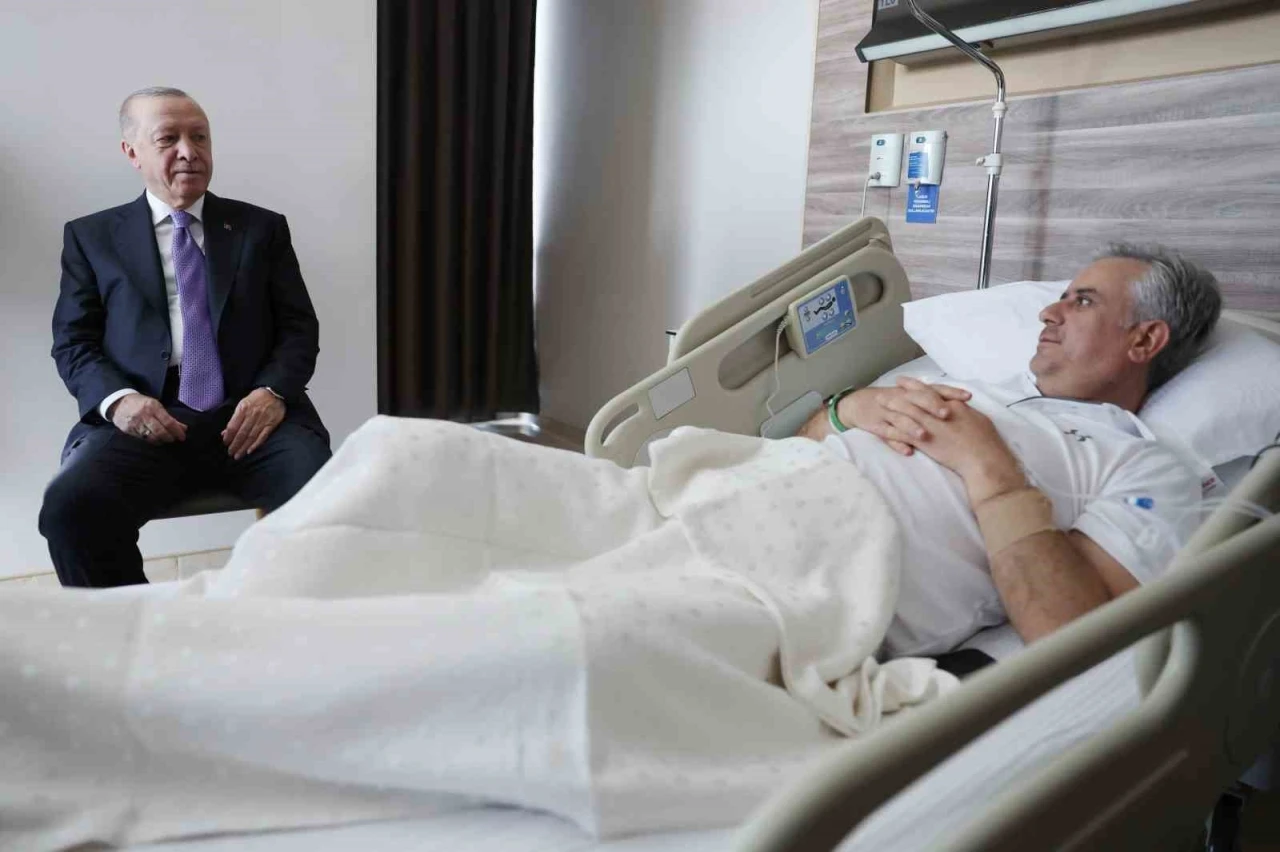 Cumhurbaşkanı Erdoğan’dan AK Parti Genel Başkan Yardımcısı Yalçın’a &quot;geçmiş olsun&quot; ziyareti
