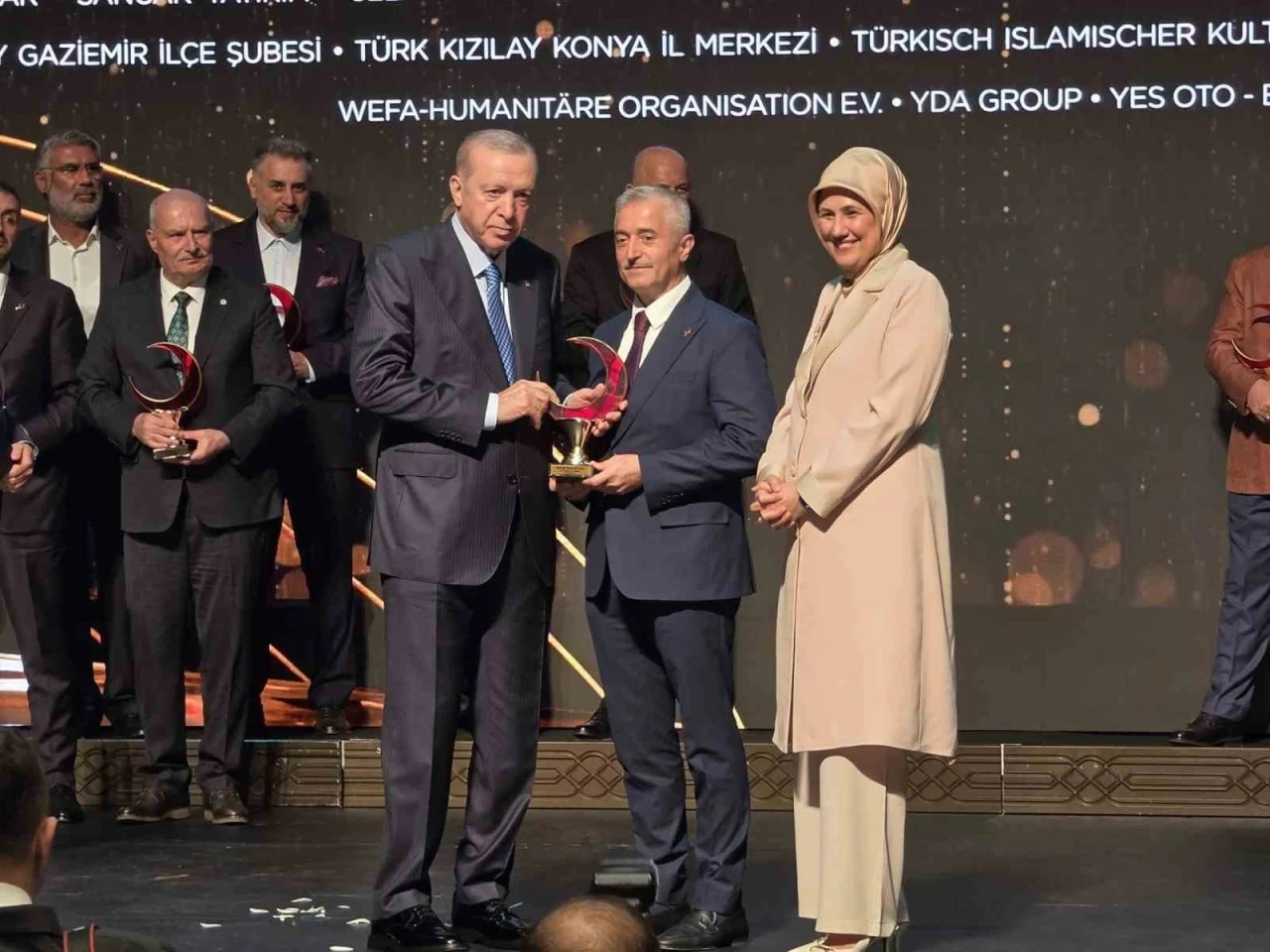 Cumhurbaşkanı Erdoğan&rsquo;dan Tahmazoğu&rsquo;na birincilik &ouml;d&uuml;l&uuml;
