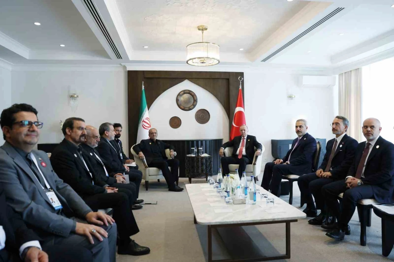 Cumhurbaşkanı Erdoğan, İranlı mevkidaşı Pezeşkiyan ile görüştü
