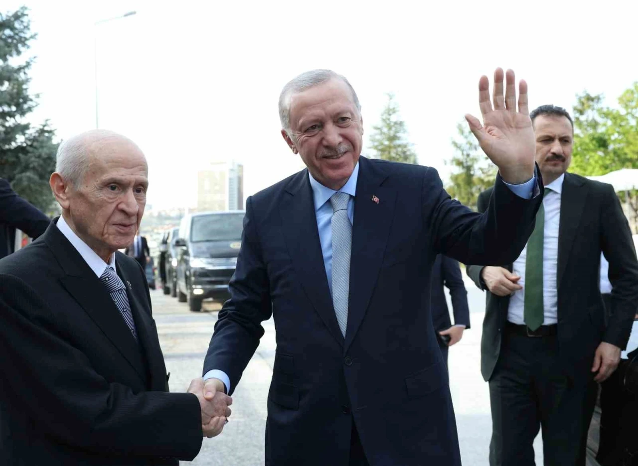 Cumhurbaşkanı Erdoğan, MHP Genel Başkanı Bahçeli ile bir araya geldi
