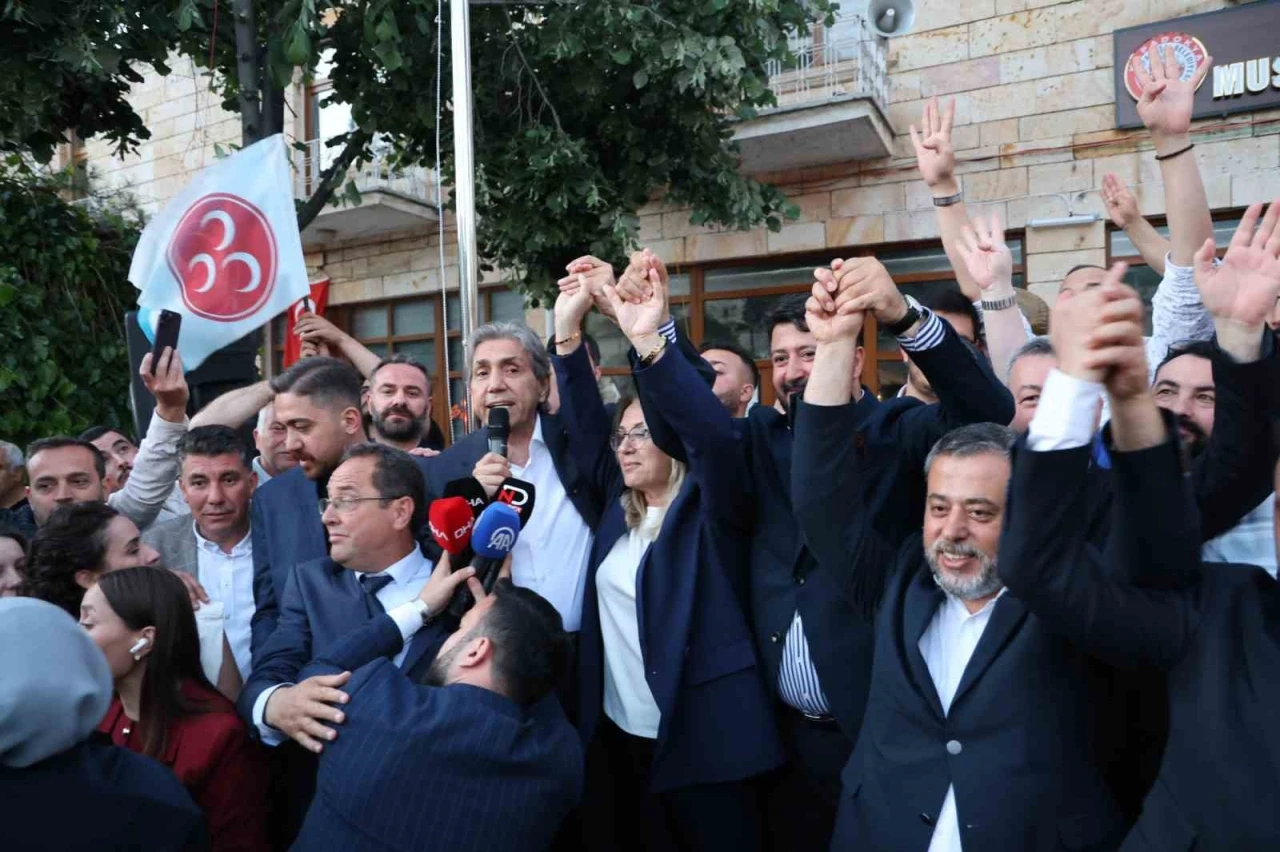 Cumhurbaşkanı Erdoğan: "Büyük bir zaferi hep birlikte kucakl
