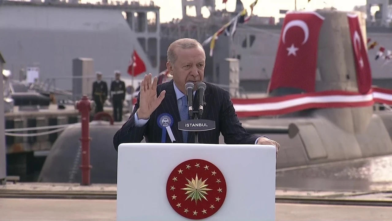Cumhurbaşkanı Erdoğan: "D&uuml;nyada kendi savaş gemisini geliştirip denize indiren 10 &uuml;lkeden biri T&uuml;rkiye&rsquo;dir"
