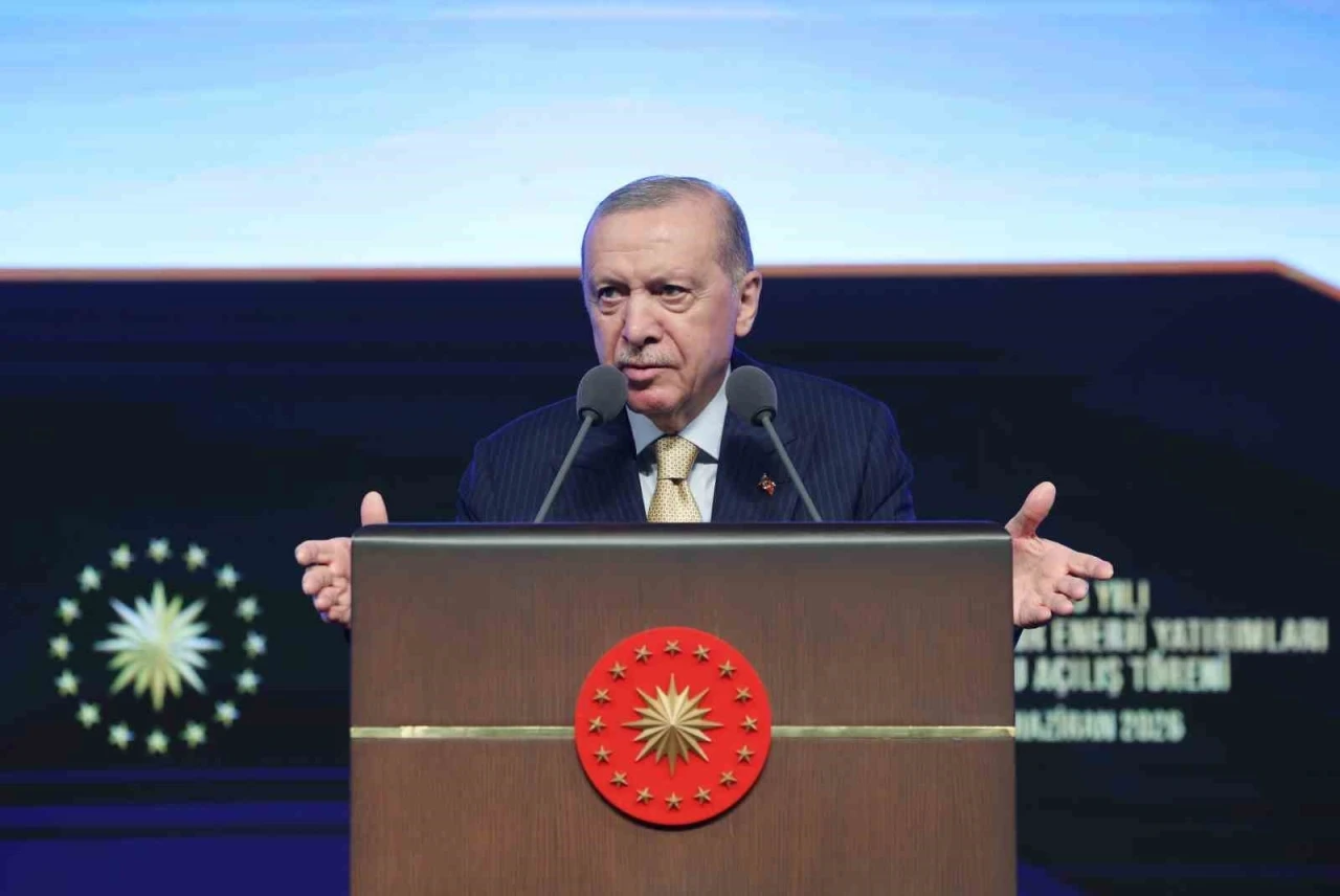 Cumhurbaşkanı Erdoğan: "H&uuml;rm&uuml;z krizi uzadık&ccedil;a bug&uuml;n pek &ccedil;ok &uuml;lke kendini resesyona hazırlıyor"
