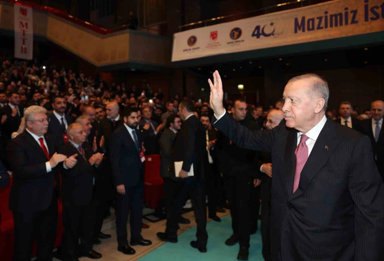 Cumhurbaşkanı Erdoğan: "Muhalefet bir avu&ccedil; rant şebekesinin g&uuml;ndemine hapsoldu
