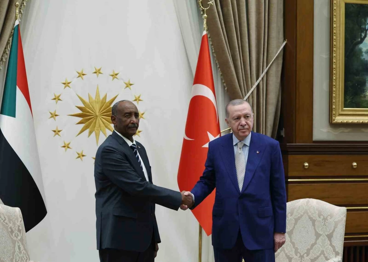 Cumhurbaşkanı Erdoğan, Sudan Egemenlik Konseyi Başkanı el Burhan ile g&ouml;r&uuml;şt&uuml;
