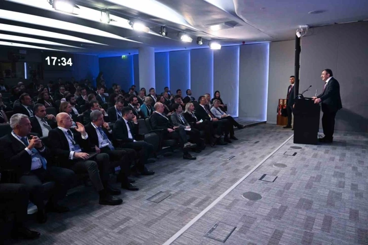 Cumhurbaşkanı Yardımcısı Yılmaz, Londra’da uluslararası yatırımcılarla bir araya geldi
