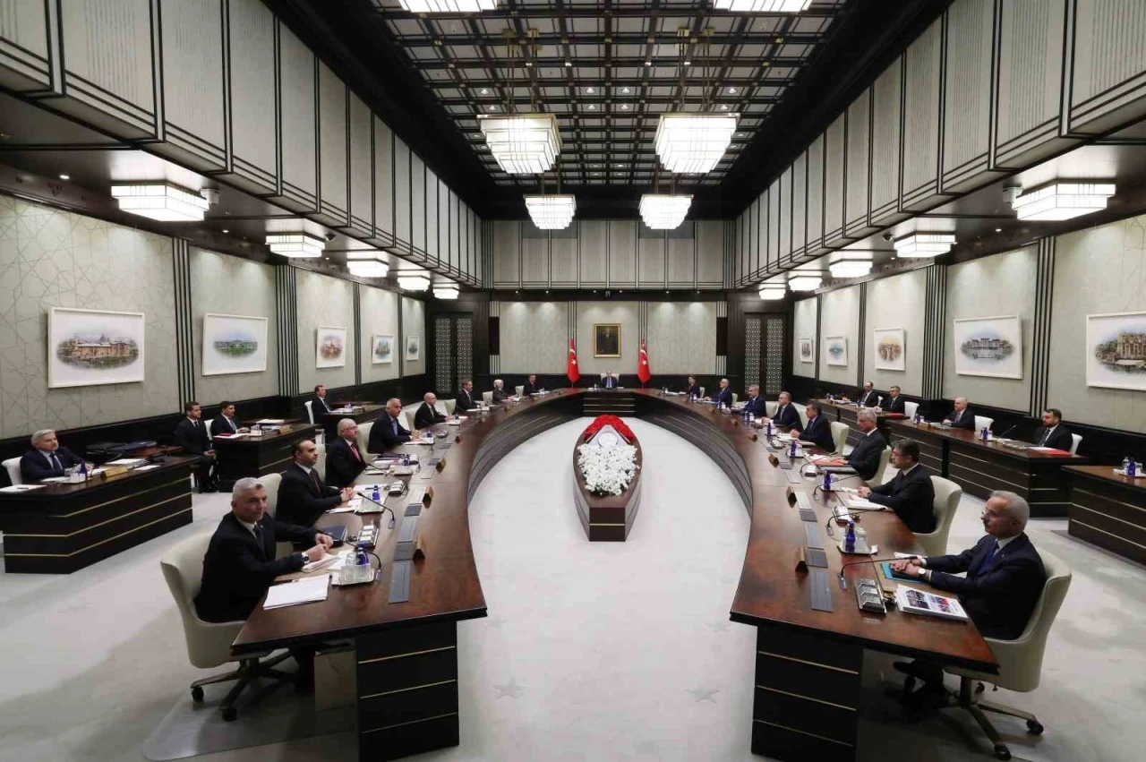 Cumhurbaşkanlığı Kabinesi, Cumhurbaşkanı Recep Tayyip Erdoğan başkanlığında Beştepe’de toplandı.
