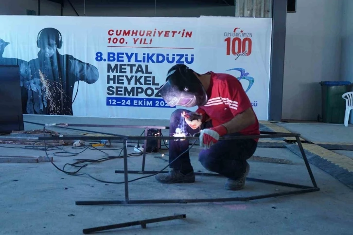 Cumhuriyet&rsquo;in 100&rsquo;&uuml;nc&uuml; yılı etkinlikleri Heykel Sempozyumu ile başladı
