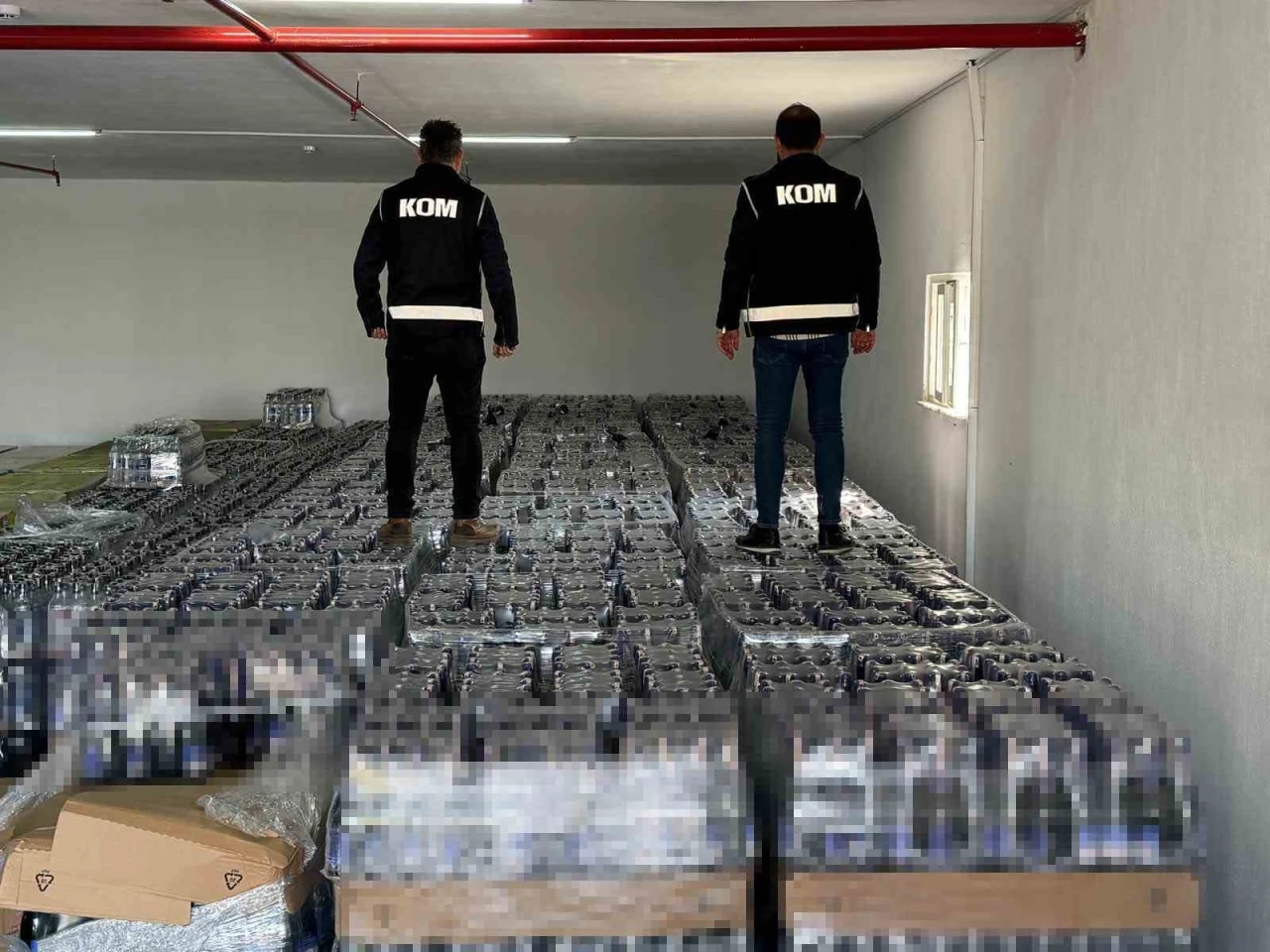 Cumhuriyet tarihinin en büyük alkol kaçakçılığı operasyonunun görüntüleri ortaya çıktı

