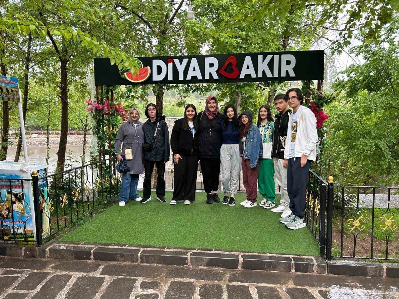 Cumhuriyet Üniversitesi Vakfı Okulları öğrencileri gezerek öğreniyor
