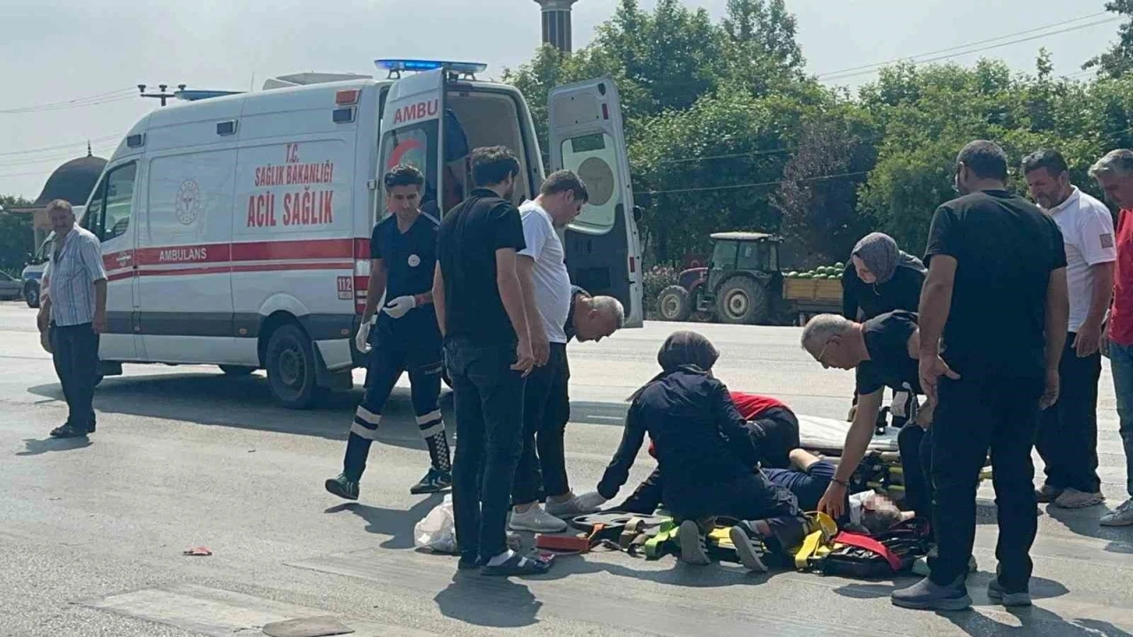 D-100’de hafif ticari araç ile elektrikli bisiklet çarpıştı: 1 yaralı
