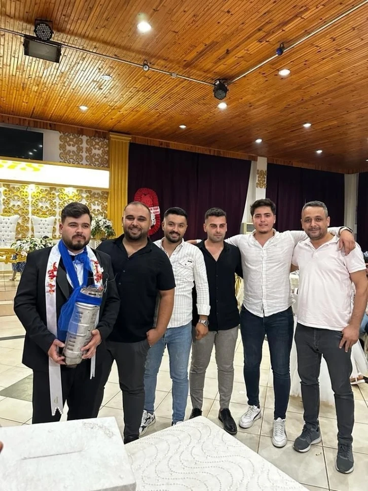 Damadın arkadaşları d&uuml;ğ&uuml;nde altın yerine &ldquo;Kataliz&ouml;r&rdquo; taktı
