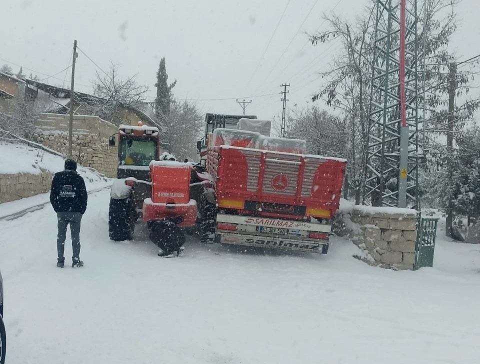 Darende&rsquo;de kar yağışı etkili oluyor
