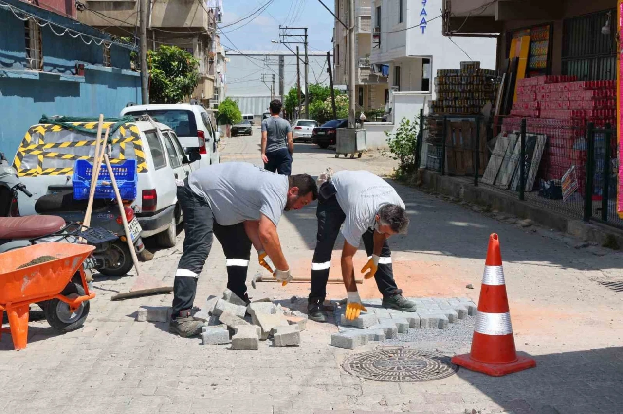 Darıca&rsquo;da 100 kişilik ekiple yaz temizliği s&uuml;r&uuml;yor
