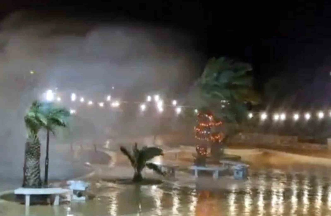 Dat&ccedil;a&rsquo;da fırtına etkili oldu
