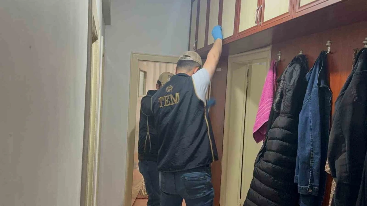 DEAŞ operasyonunda 3 şüpheli yakalandı, 1 kişi tutuklandı