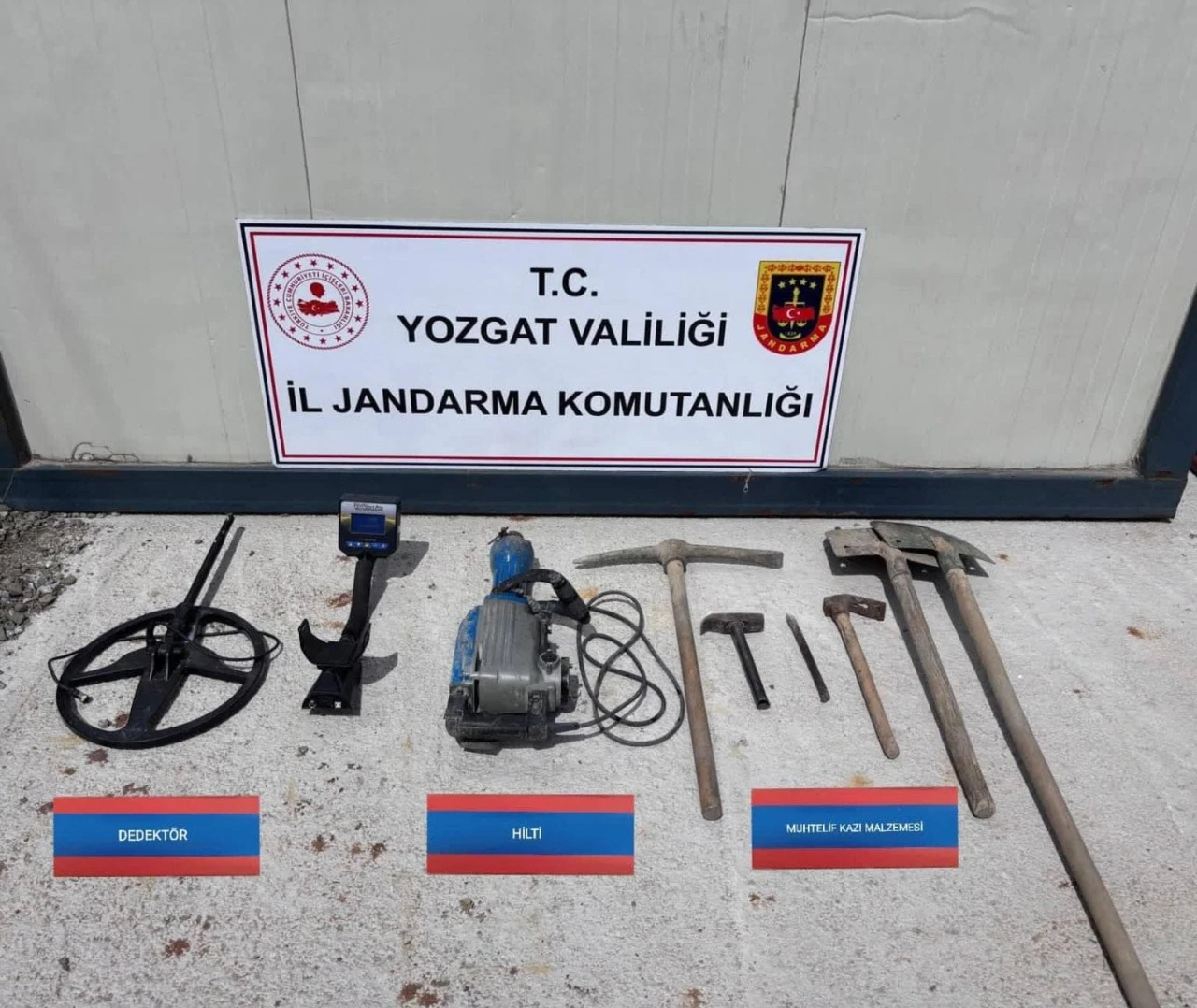 Define avcılarına jandarmadan suçüstü
