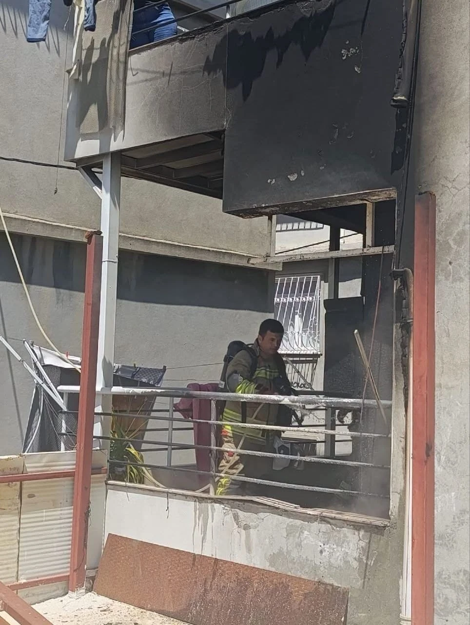 Defne&rsquo;de ev yangını yaşandı
