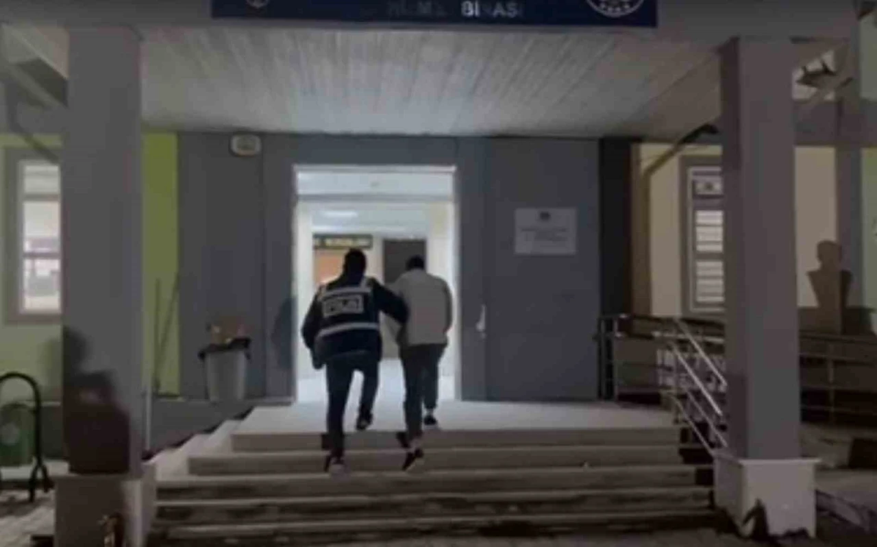 Defne&rsquo;de hırsızlık su&ccedil;undan yakalanan 2 şahıs tutuklandı
