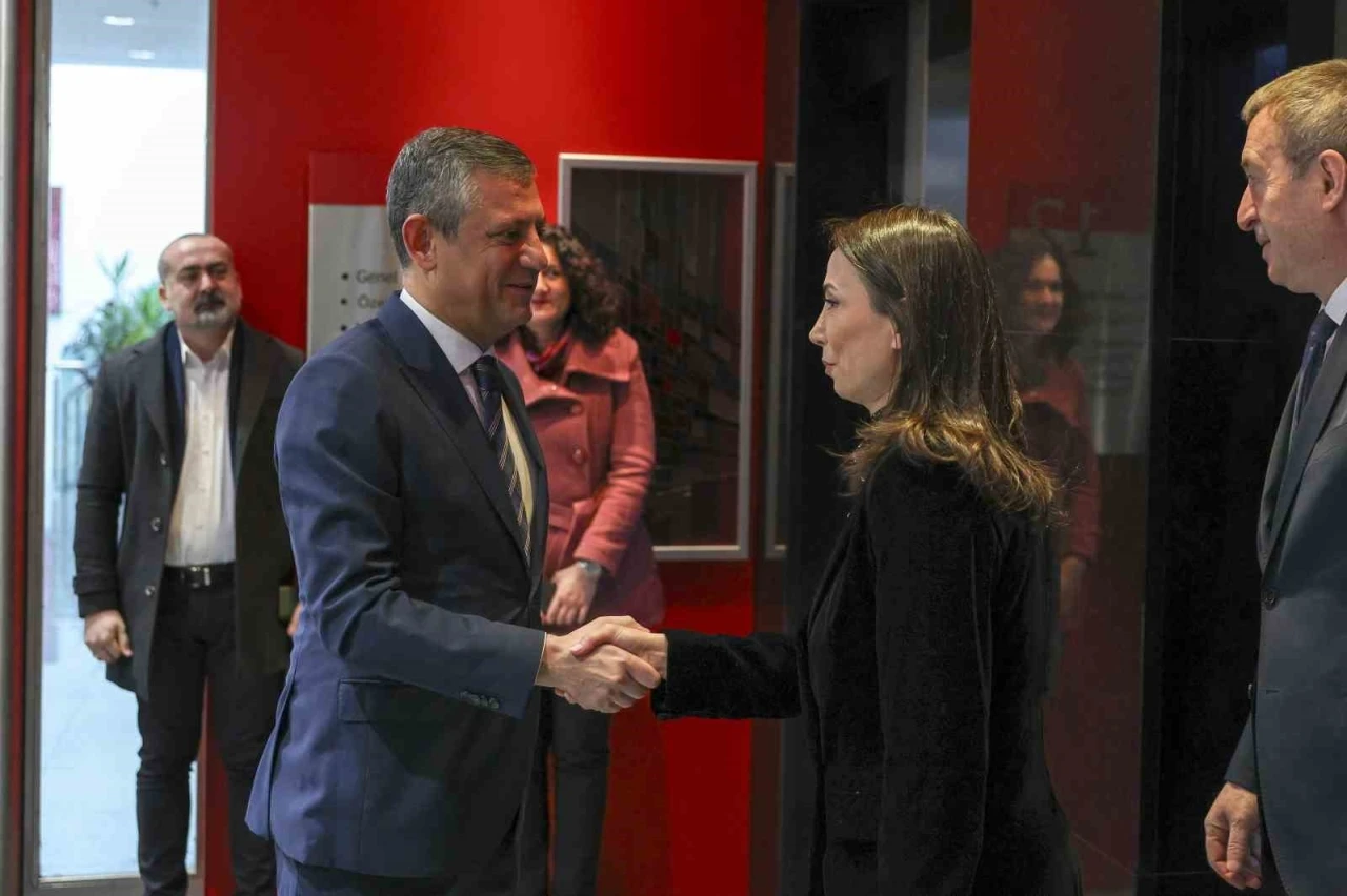 DEM Parti&rsquo;den CHP&rsquo;ye ziyaret
