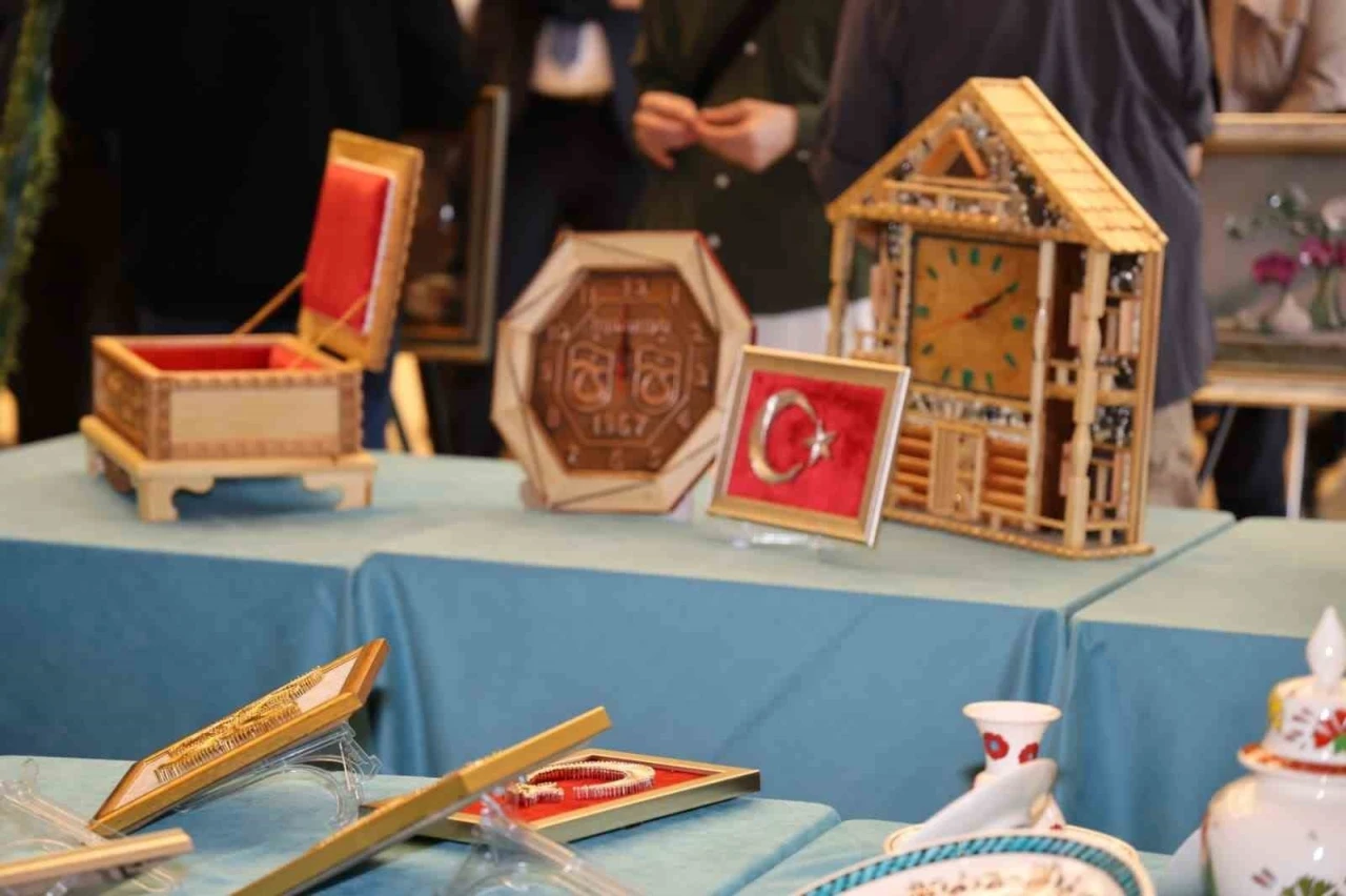 ‘Demir Parmaklıklardan Tuvale, Değişimin ve Emeğin Resmi’ Se