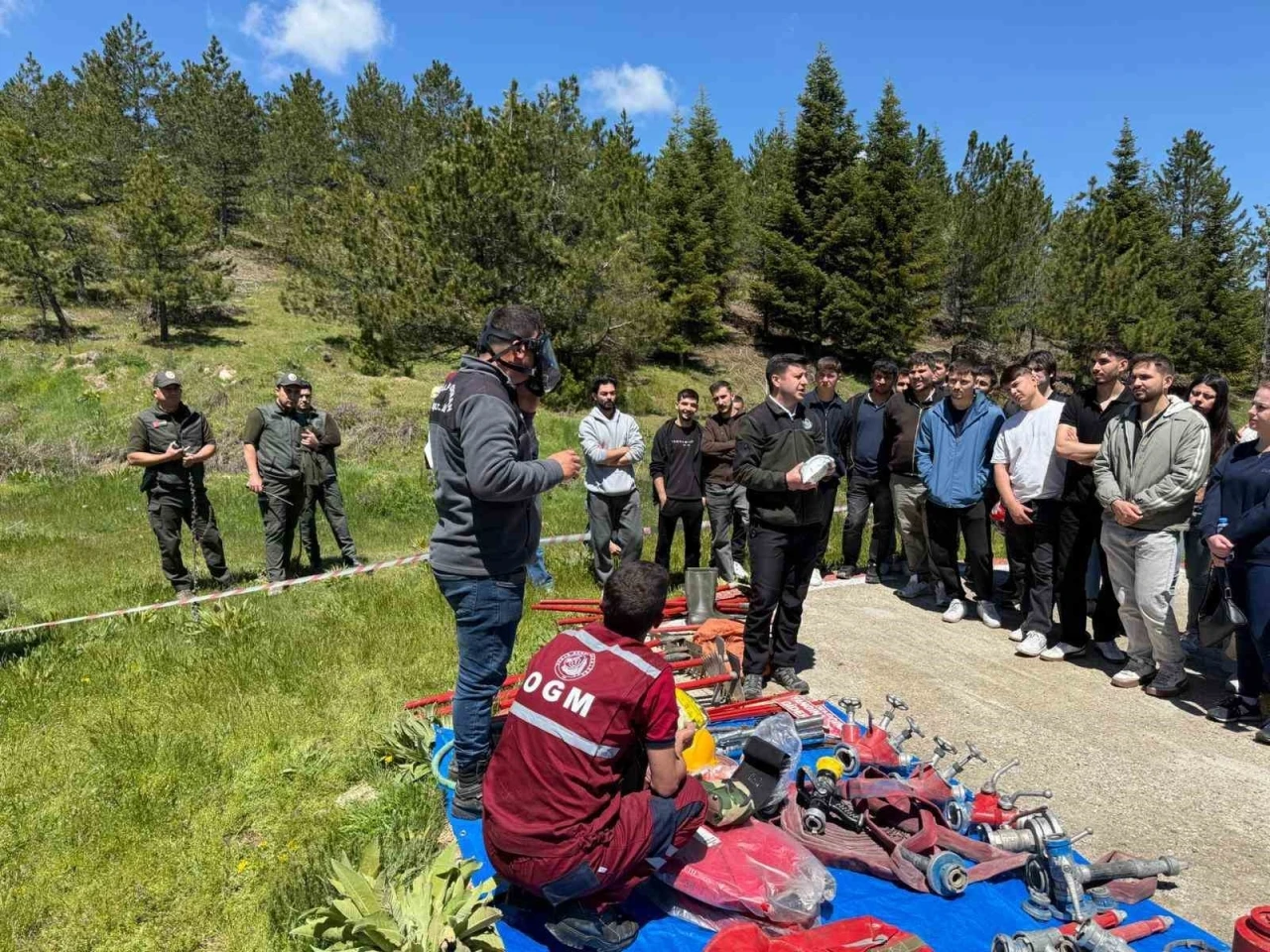 Demirci&rsquo;de geleceğin ormancıları sahaya indi
