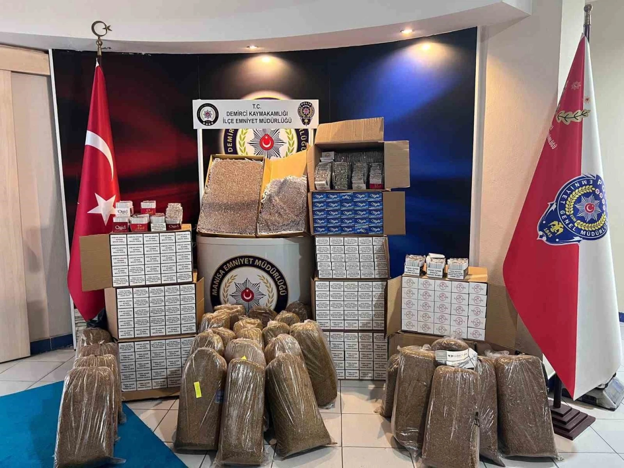 Demirci&rsquo;de ka&ccedil;ak t&uuml;t&uuml;n operasyonu
