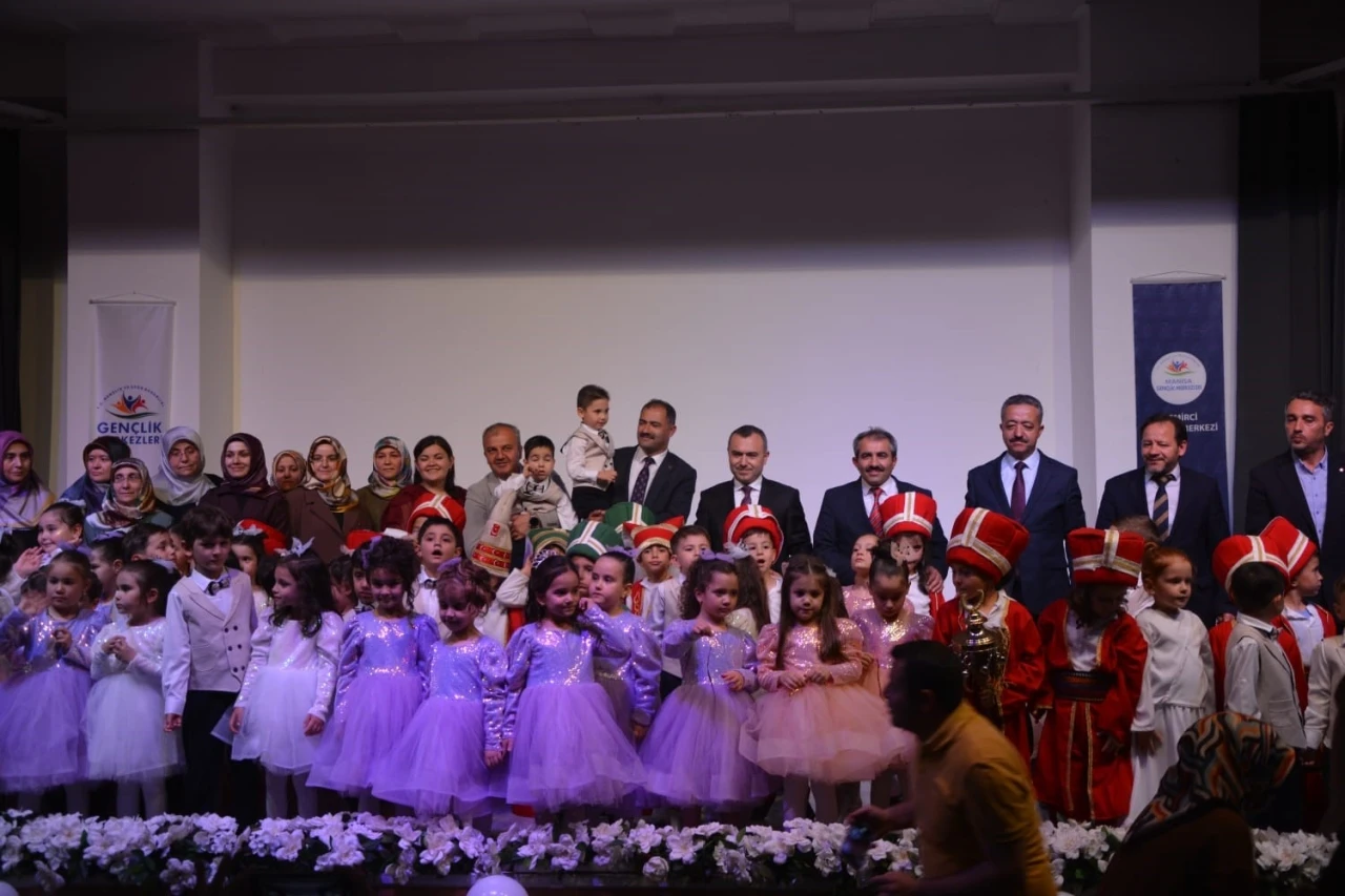 Demirci’de Kur’an Kursu öğrencilerinden yıl sonu gösterisi
