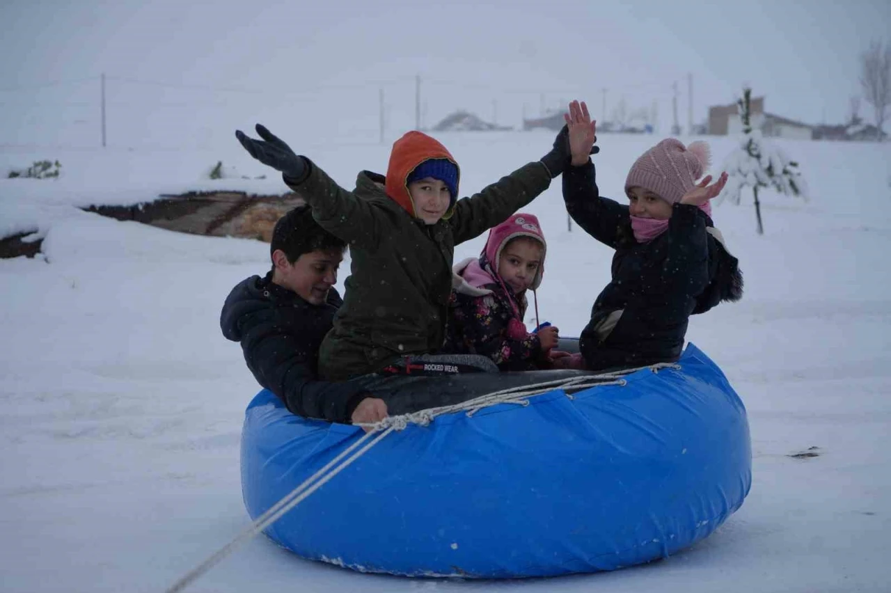Demir&ouml;z&uuml;&rsquo;nde eğitime kar engeli
