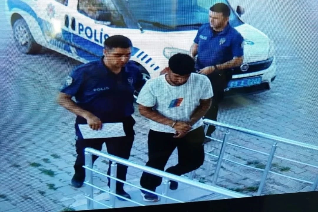 Demirözü’nde motosiklet hırsızları yakalandı
