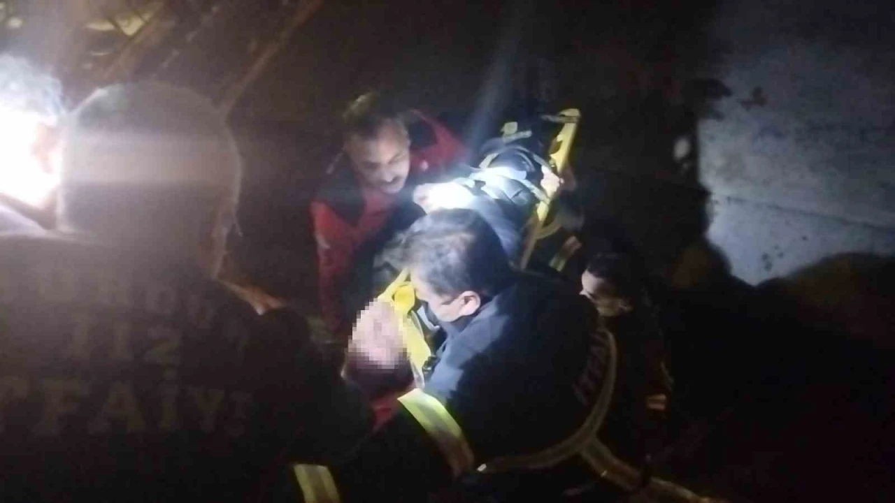 Dengesini kaybedip kanala düştü, itfaiye ekipleri kurtardı
