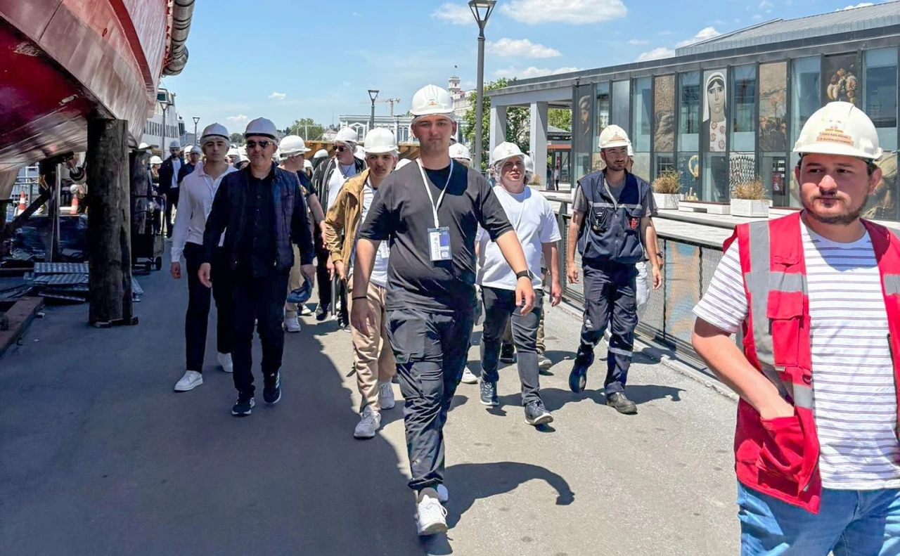 Denizcilik alanındaki tarihi gelişmeleri yerinde gözlemlediler
