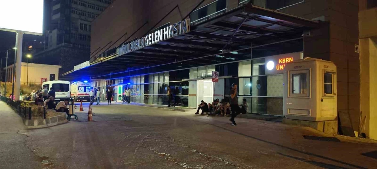 Denizde boğulma tehlikesi geçiren üniversiteli genç hastanede hayatını kaybetti
