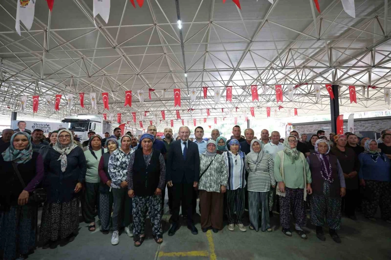 Denizli B&uuml;y&uuml;kşehir 6 bin 317 yetiştiriciye yem desteği sağladı
