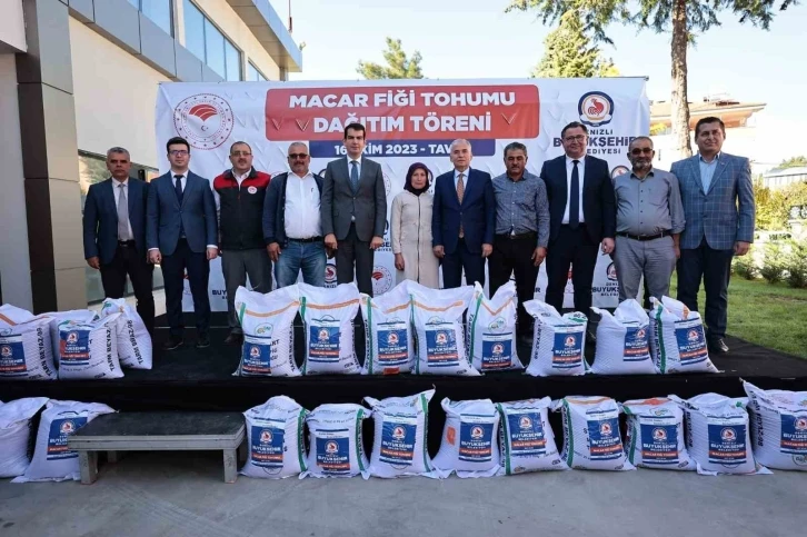 Denizli&rsquo;de 1460 &uuml;reticiye 146 ton Macar fiği tohumu dağıtılıyor
