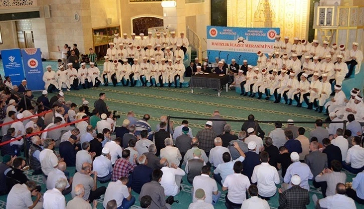 Denizli&rsquo;de 53 hafız i&ccedil;in hafızlık icazet merasimi d&uuml;zenlendi
