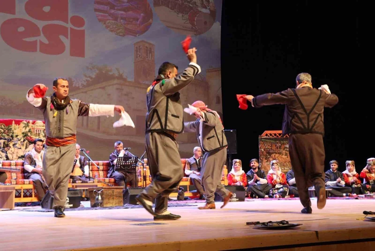 Denizli’de düzenlenen &quot;Urfa Sıra Gecesi&quot; ile kültürler buluştu
