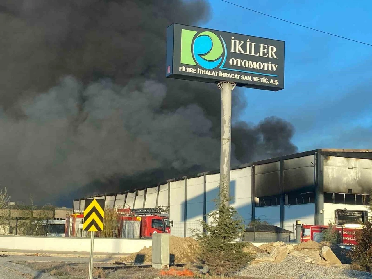 Denizli’de filtre fabrikasını alevler sardı
