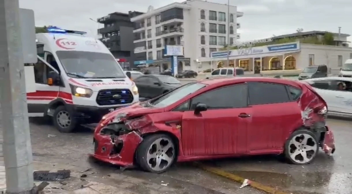 Denizli&rsquo;de zincirleme trafik kazası: 4 yaralı
