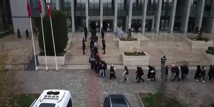 Denizli merkezli 6 ilde düzenlenen dolandırıcılık operasyonunda 16 zanlı tutuklandı
