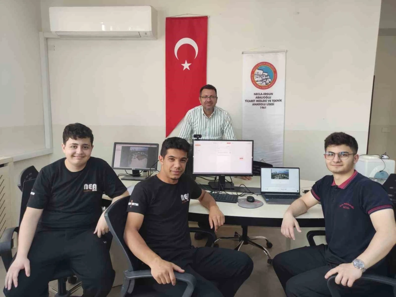 Denizlili gençlerin ‘Hava kalitesini izleyen akıll