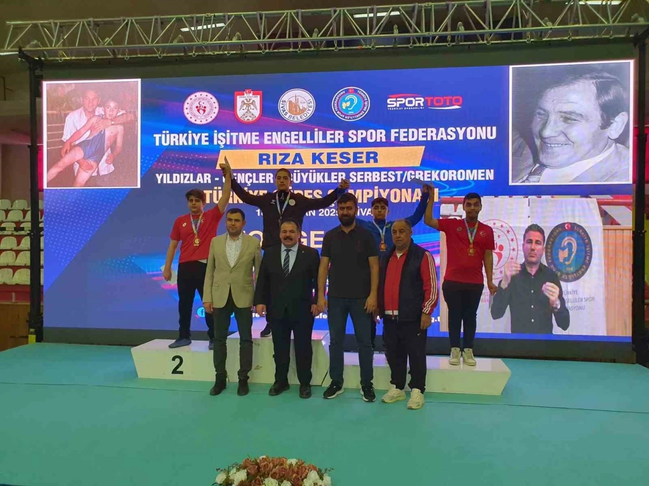 Denizlili güreşçi Türkiye şampiyonu oldu