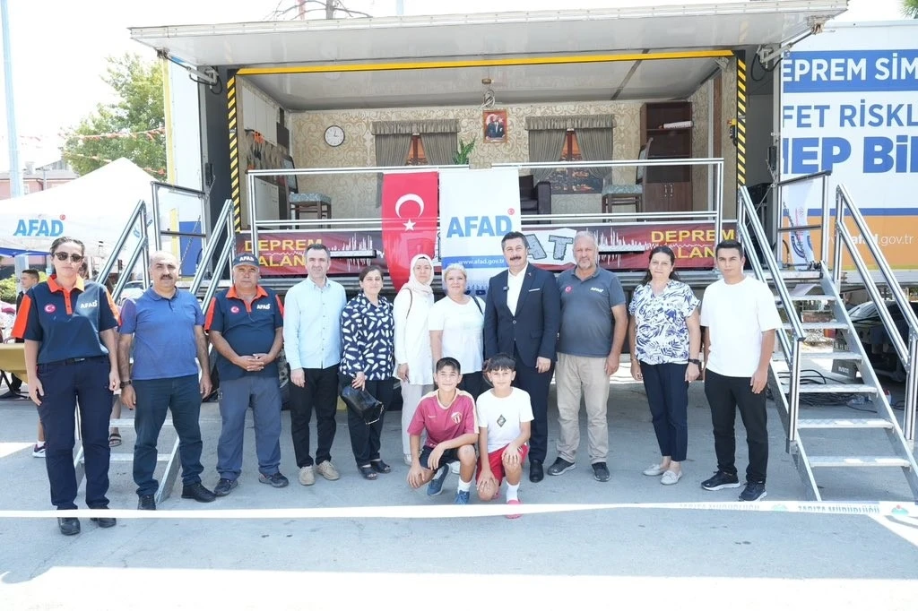 Deprem Simülasyon Tırı’na Yenişehirlilerden yoğun ilgi
